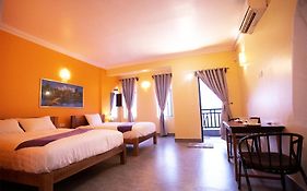 Daun Penh Palace Boutique